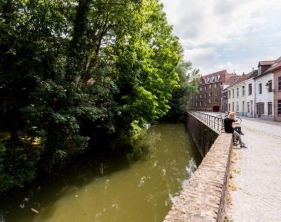 Hotel Entree - Canal View Bruges