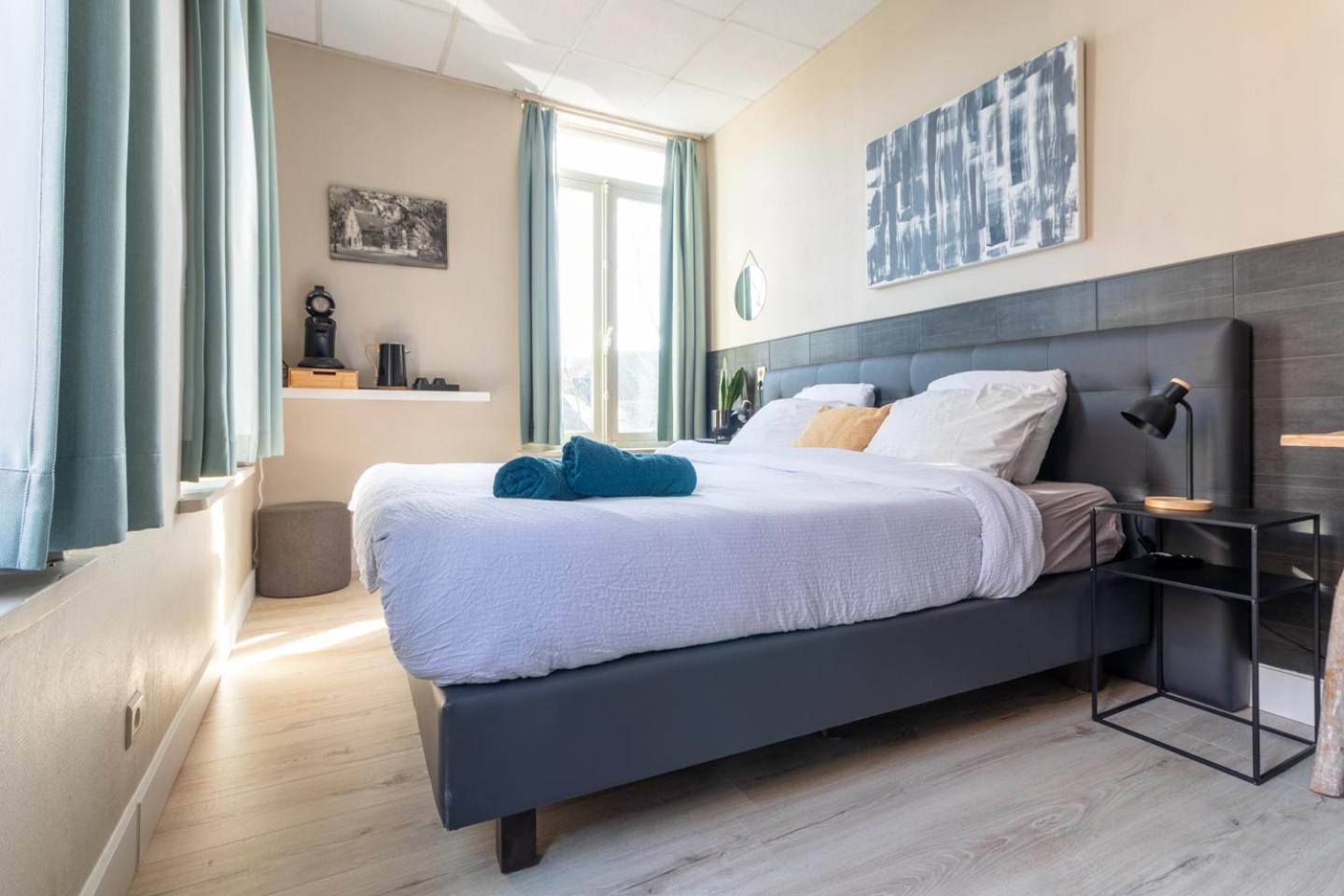 Hotel Entree - Canal View Bruges